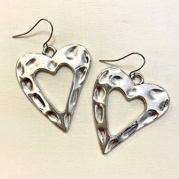 Hammered Heart Silver Plated Retro Earrings New Minimalist Style - Picture 3 of 4